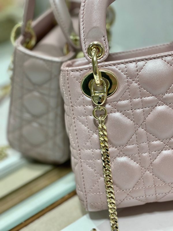 Fausse Mini Sac Lady Dior en agneau nacré lotus – Image 7