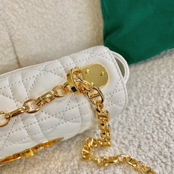 Contrefaçon Petit Sac Dior Caro en blanc – Image 10