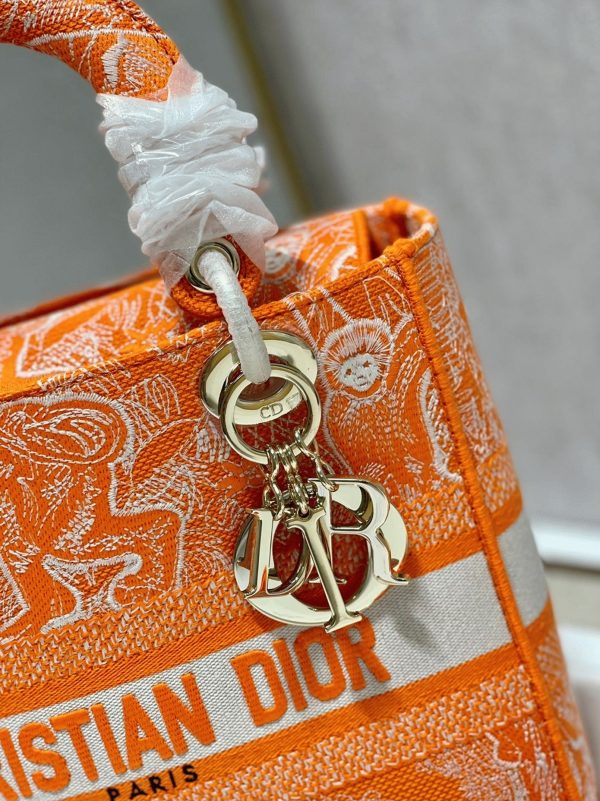 Fausse Sac Lady D-Lite Medium en broderie Toile de Jouy inversée orange fluorescent – Image 8