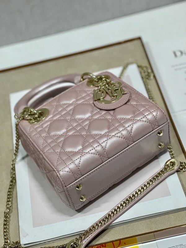 Fausse Mini Sac Lady Dior en agneau nacré lotus – Image 10