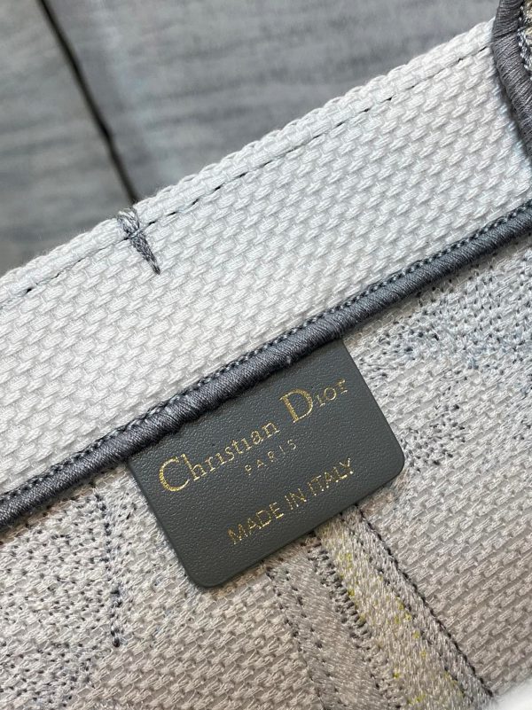 Réplique Sac Dior Book Tote Large en broderie multicolore Rêve d’Infini – Image 7