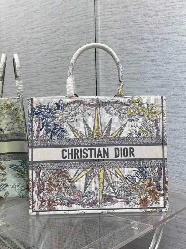 Réplique Sac Dior Book Tote Large en broderie multicolore Rêve d’Infini – Image 4