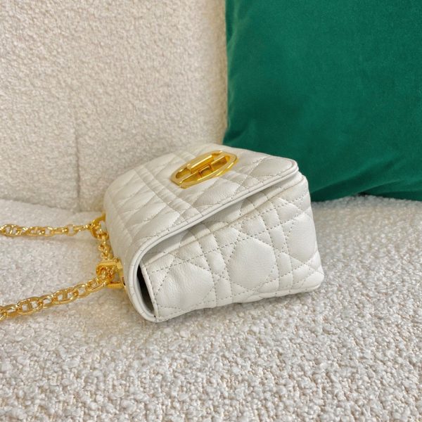 Contrefaçon Petit Sac Dior Caro en blanc – Image 7