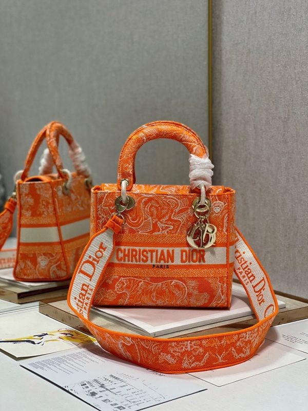 Fausse Sac Lady D-Lite Medium en broderie Toile de Jouy inversée orange fluorescent – Image 4