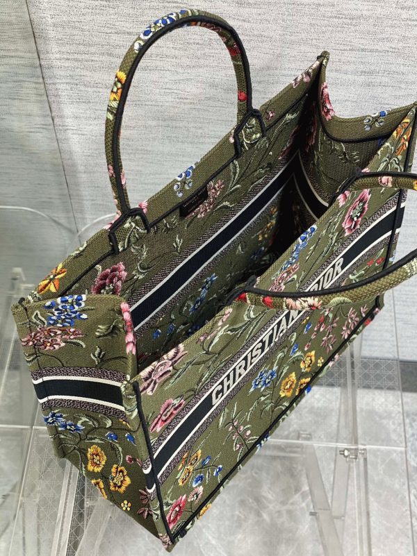 Imitation Sac Dior Book Tote Large en broderie Petites Fleurs Dior vert – Image 5