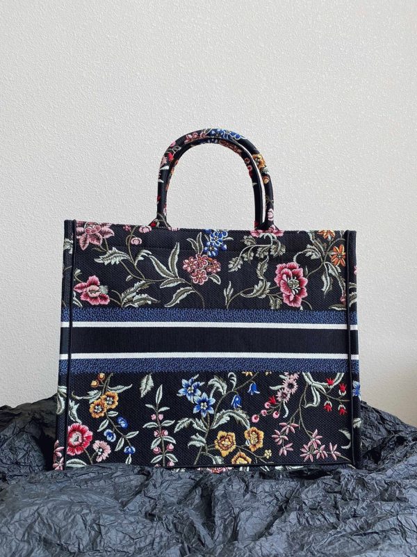Fausse Sac Dior Book Tote Large en broderie Petites Fleurs Dior noire – Image 5