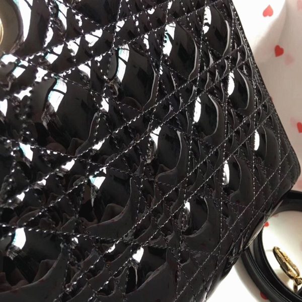 Contrefaçon Sac Lady Dior Medium en noir – Image 8