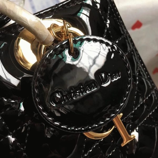 Contrefaçon Sac Lady Dior Medium en noir – Image 7
