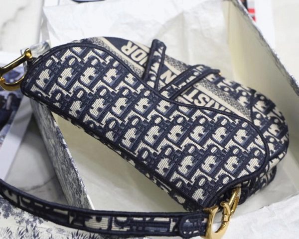 Réplique Sac Saddle Dior en broderie Oblique bleue – Image 7