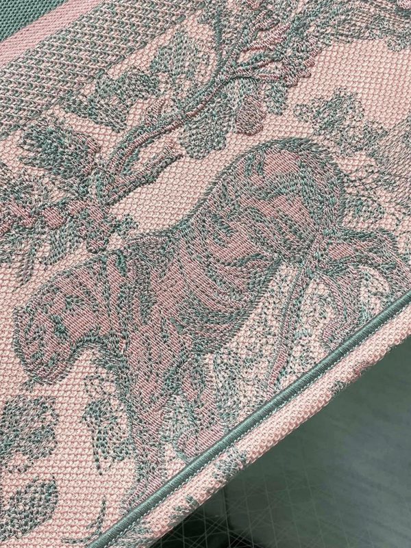 Fausse Sac Dior Book Tote Large en broderie Toile de Jouy Sauvage rose et grise – Image 2