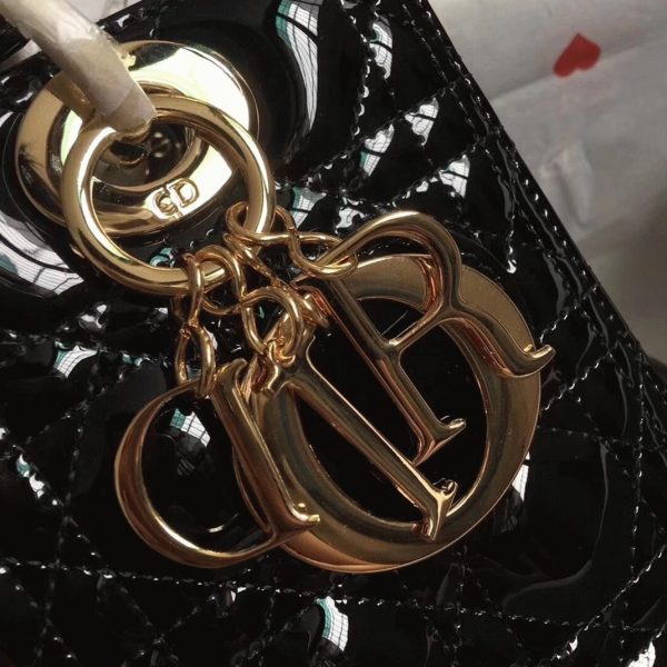 Contrefaçon Sac Lady Dior Medium en noir – Image 4