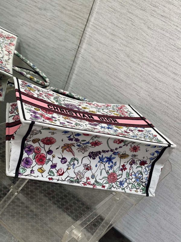 Réplique Sac Dior Book Tote Large en broderie multicolore Florilegio blanche – Image 2