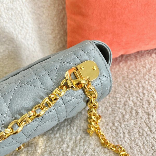 Contrefaçon Sac Dior Caro Medium en gris – Image 10