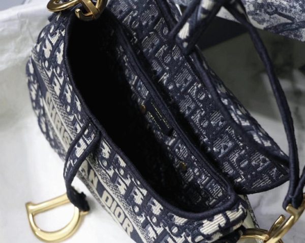Réplique Sac Saddle Dior en broderie Oblique bleue – Image 6