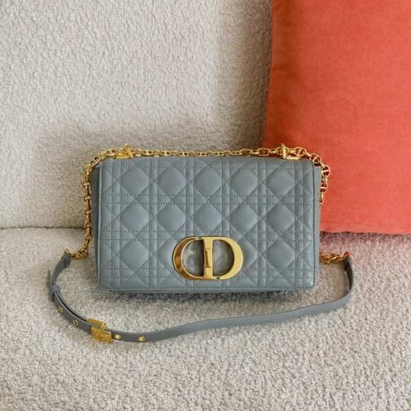 Contrefaçon Sac Dior Caro Medium en gris – Image 9