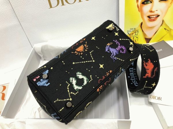 Faux Sac Lady D-Lite Medium en broderie Zodiac Pixel noire – Image 5