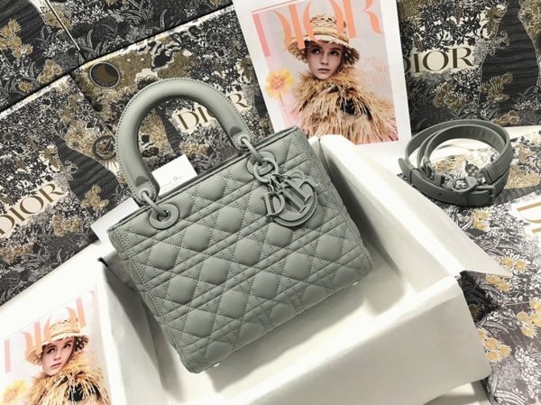 Réplique Sac Lady Dior Medium en gris – Image 5
