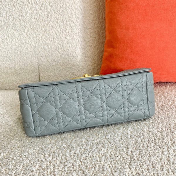 Contrefaçon Sac Dior Caro Medium en gris – Image 7