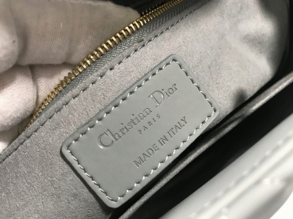 Réplique Sac Lady Dior Medium en gris – Image 3