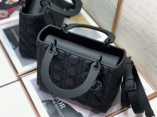 Réplique Sac Lady Dior Medium en noir – Image 9