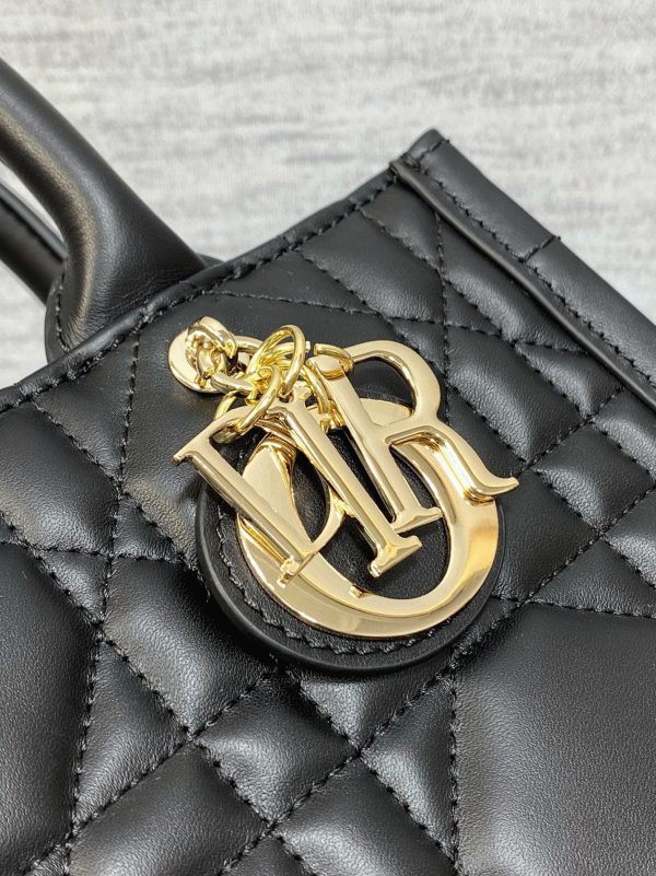 Fausse Petit Sac Dior Book Tote avec bandoulière en noir – Image 6