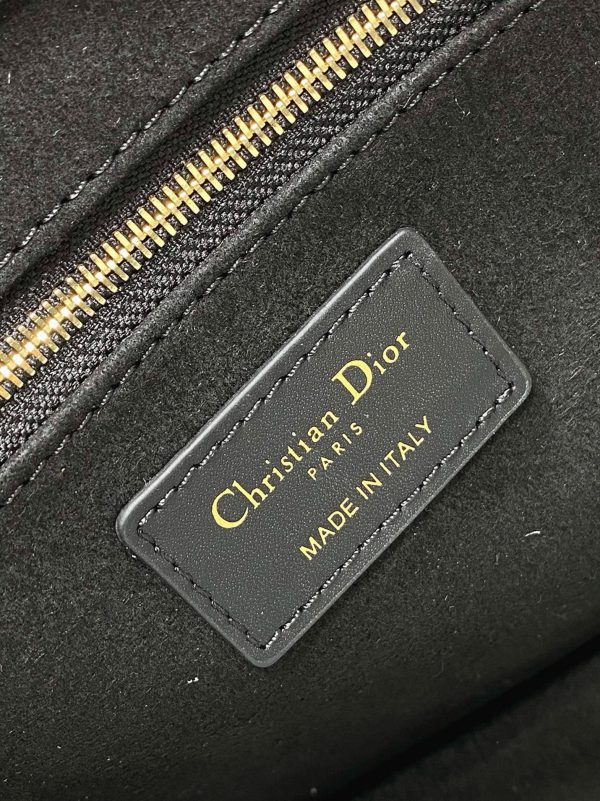 Fausse Petit Sac Dior Book Tote avec bandoulière en noir – Image 5