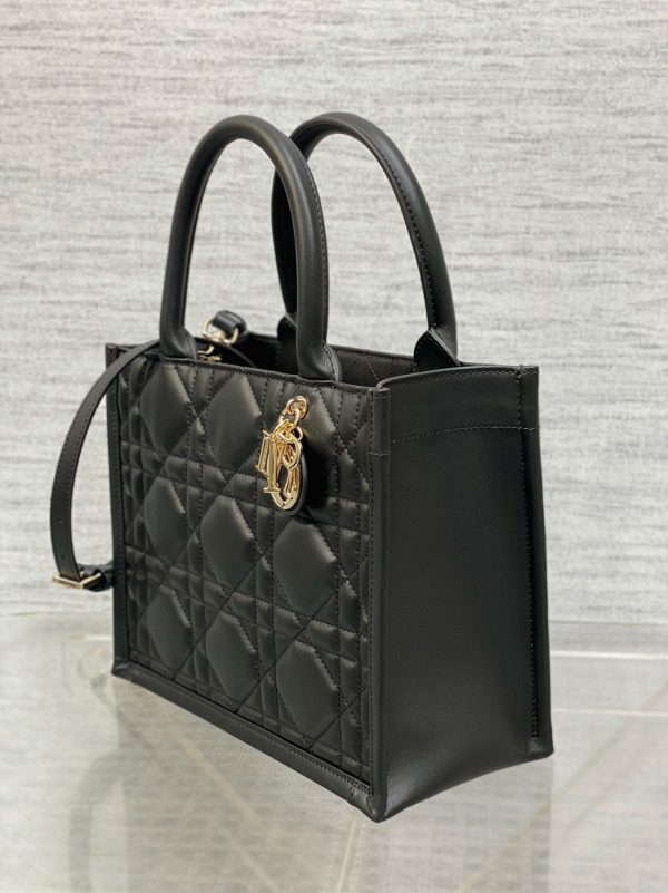 Fausse Petit Sac Dior Book Tote avec bandoulière en noir – Image 4