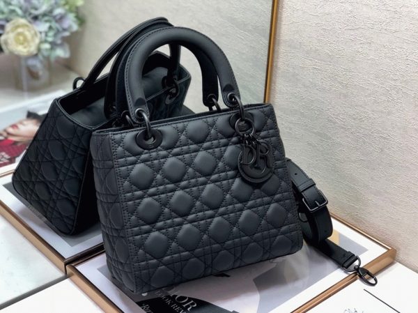 Réplique Sac Lady Dior Medium en noir – Image 7