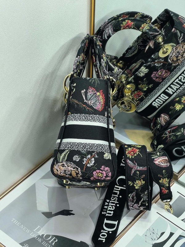 Réplique Sac Lady D-Lite Medium en broderie Jardin Botanique noire – Image 3