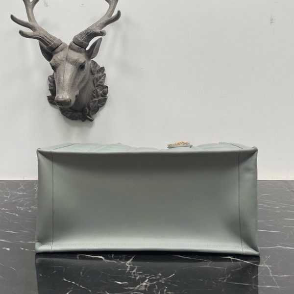 Réplique Sac Dior Book Tote Medium avec bandoulière en gris – Image 8