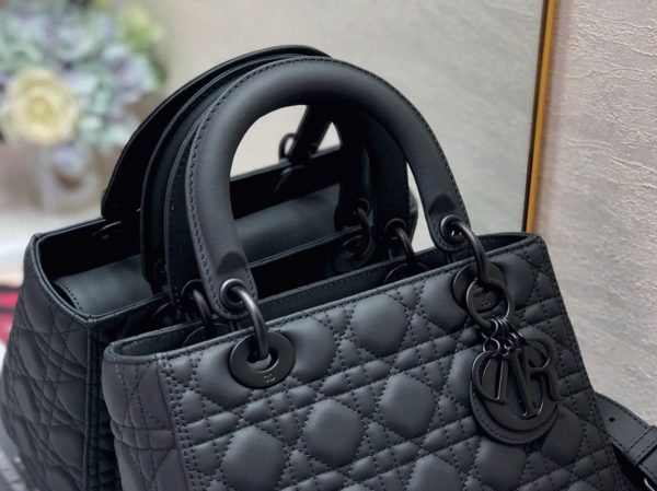 Réplique Sac Lady Dior Medium en noir – Image 6