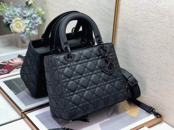 Réplique Sac Lady Dior Medium en noir – Image 5