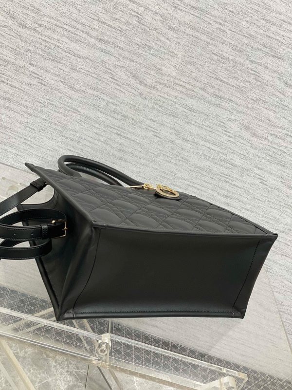 Fausse Sac Dior Book Tote Medium avec bandoulière en noir – Image 5