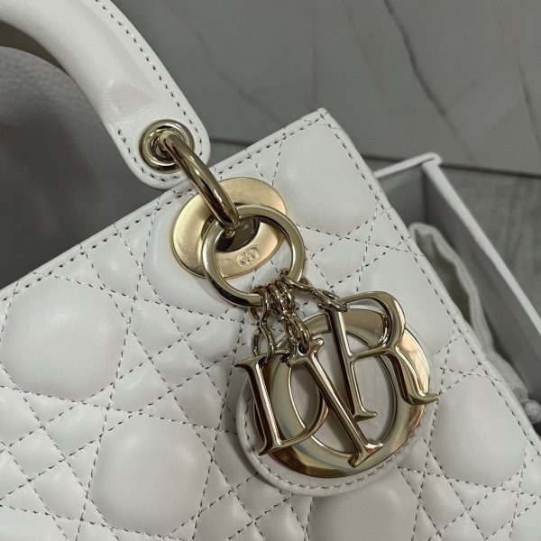 Faux Petit Sac Lady Dior My ABCDior en blanc – Image 3