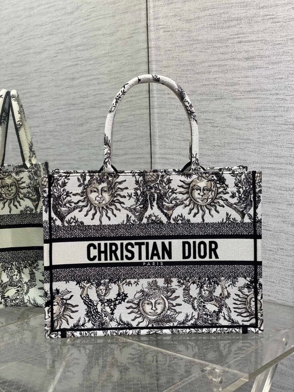 Fausse Sac Dior Book Tote Large en broderie Soleil Toile de Jouy blanche – Image 8