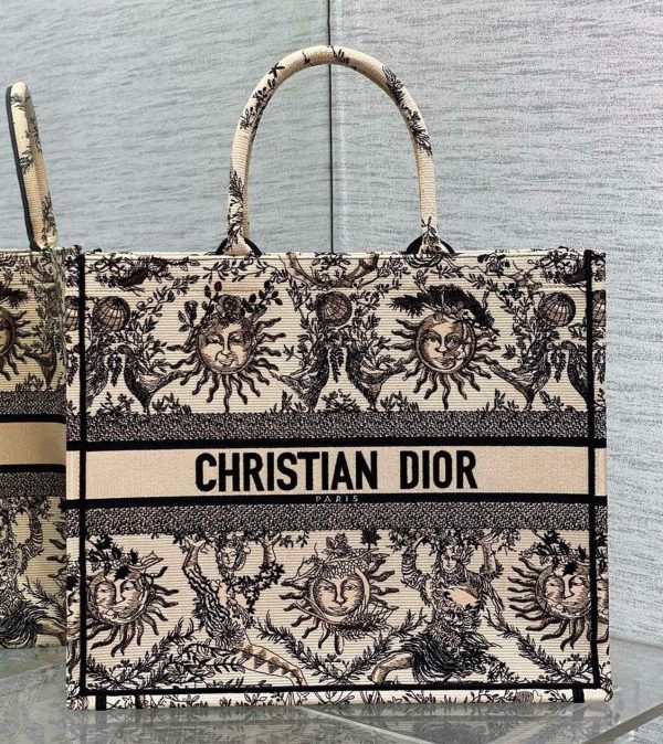 Réplique Sac Dior Book Tote Large en broderie Soleil Toile de Jouy beige – Image 5