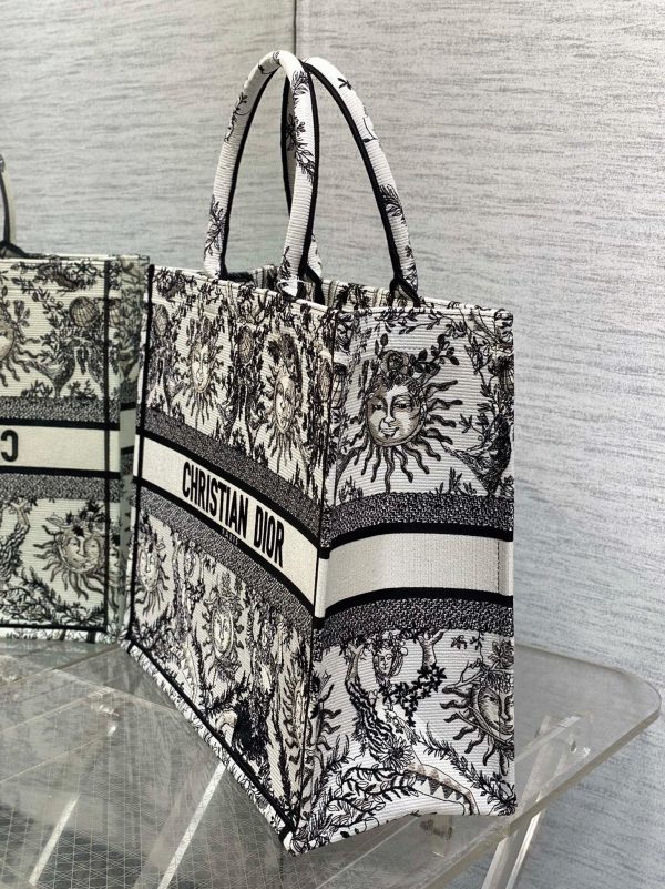 Fausse Sac Dior Book Tote Large en broderie Soleil Toile de Jouy blanche – Image 7