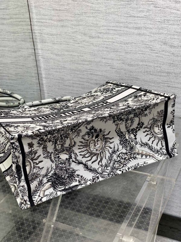 Fausse Sac Dior Book Tote Large en broderie Soleil Toile de Jouy blanche – Image 5