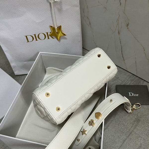 Faux Petit Sac Lady Dior My ABCDior en blanc – Image 6