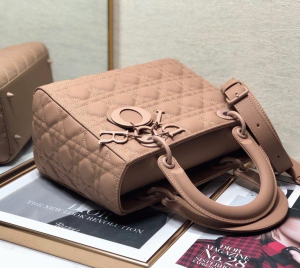 Fausse Sac Lady Dior Medium en rose poudré – Image 7