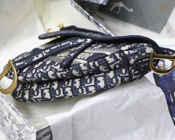 Réplique Sac Saddle Dior en broderie Oblique bleue – Image 5