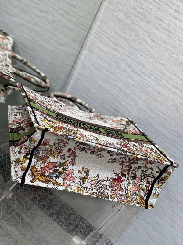 Contrefaçon ancien Sac Dior Book Tote Large en broderie 4 Saisons Automne Soleil – Image 3
