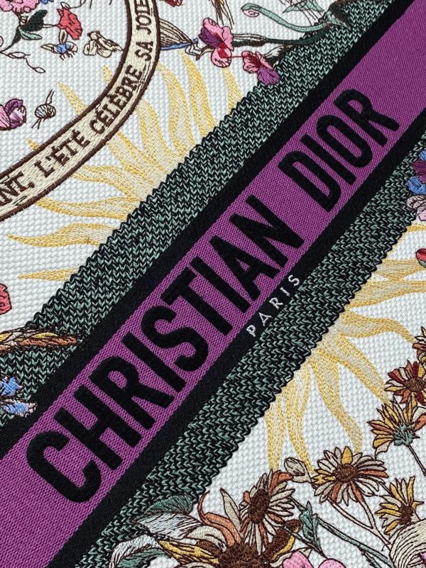 Réplique Sac Dior Book Tote Large en broderie 4 Saisons Été Soleil – Image 4