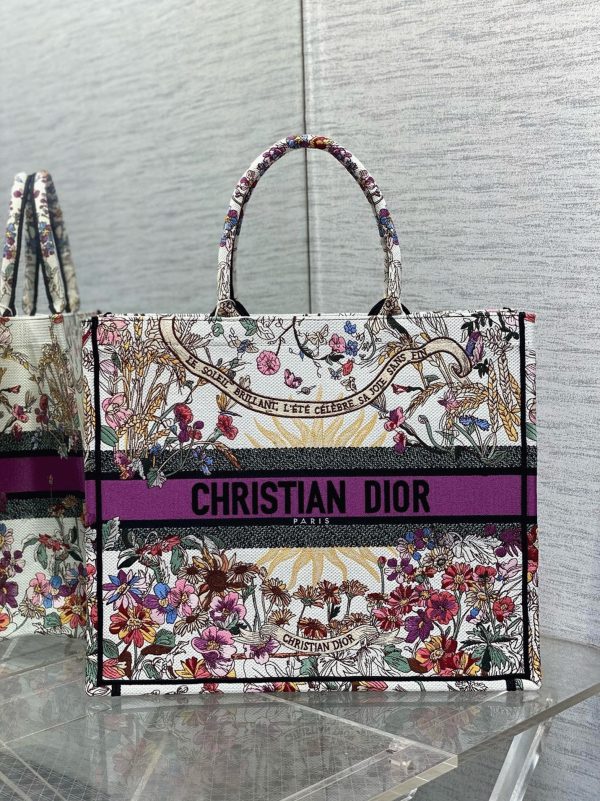 Réplique Sac Dior Book Tote Large en broderie 4 Saisons Été Soleil – Image 3