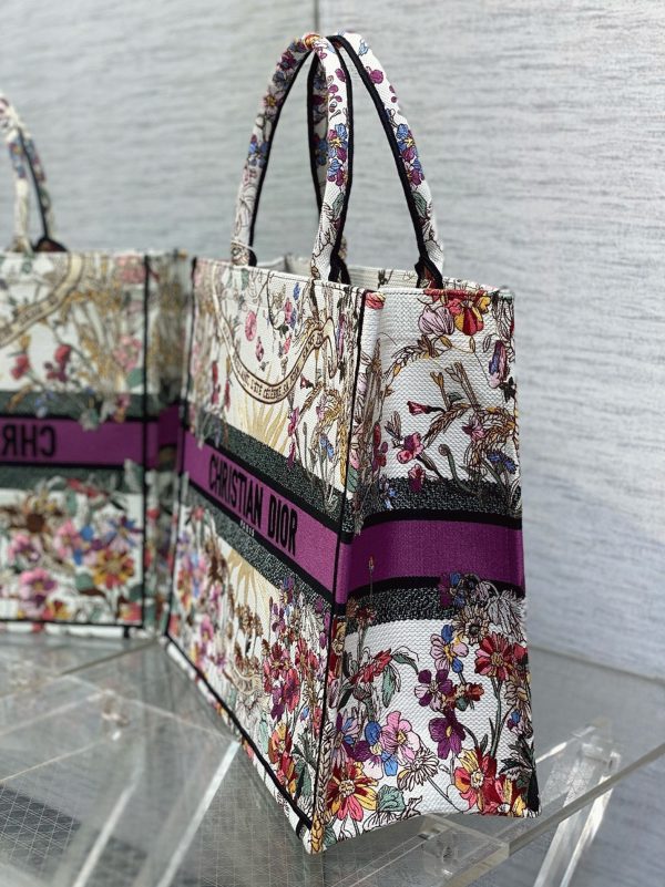 Réplique Sac Dior Book Tote Large en broderie 4 Saisons Été Soleil – Image 2