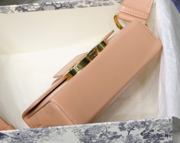 Fausse Sac Dior 30 Montaigne Box en veau box poudre – Image 7