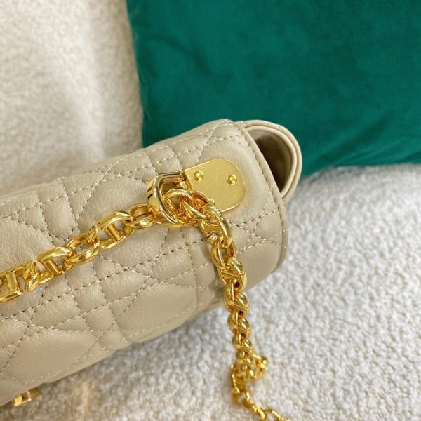Contrefaçon Sac Dior Caro Large en beige – Image 8