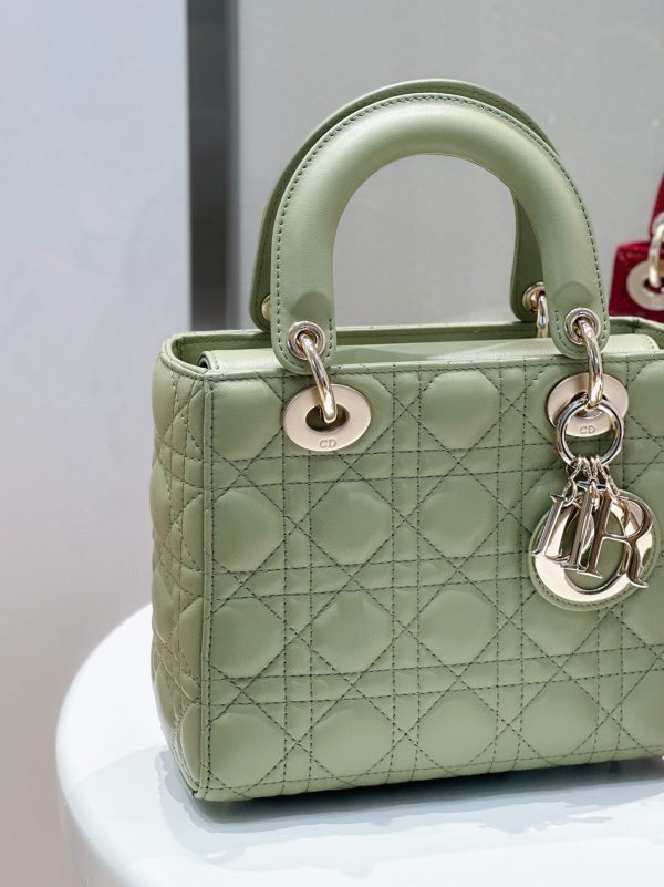 Contrefaçon Petit Sac Lady Dior My ABCDior en vert éthéré – Image 7