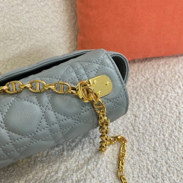 Contrefaçon Sac Dior Caro Large en gris – Image 9
