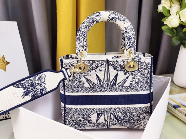 Contrefaçon Sac Lady D-Lite Medium en broderie Rêve d’Infini multicolore bleu – Image 7